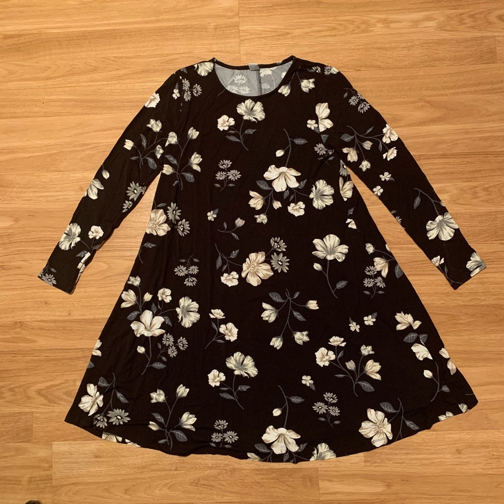 Old navy black floral swing dress